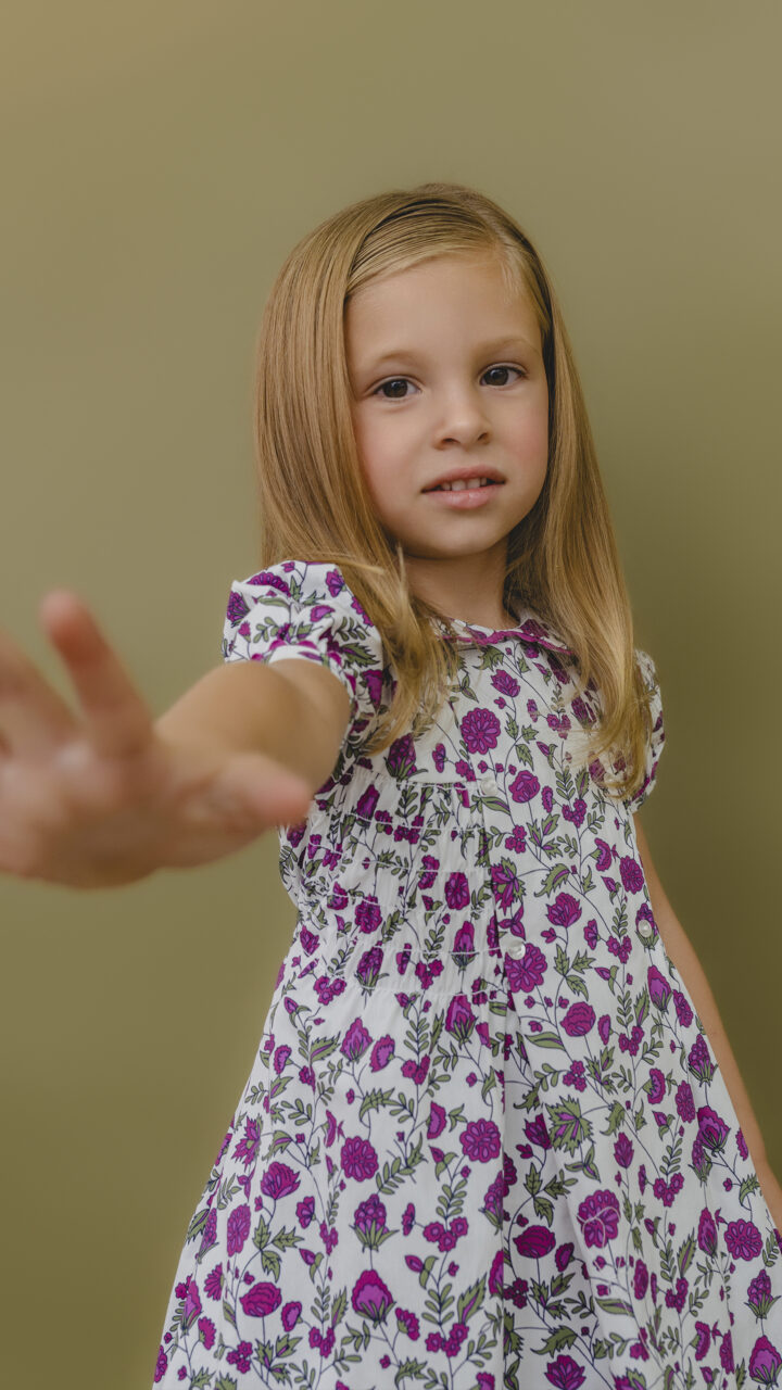 Vestido de Flores Moradas para Bebé Niña - Imagen 4