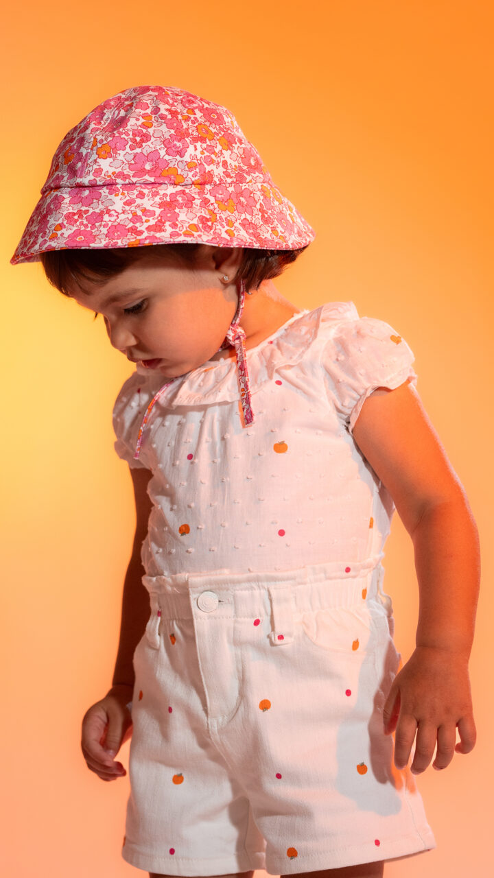 SOMBRERO DE FLORES ROSADAS PARA BEBE NIÑA - Imagen 4