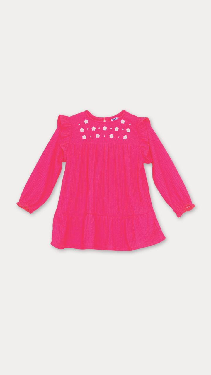 VESTIDO ROSADO CON FLORES BLANCAS,
