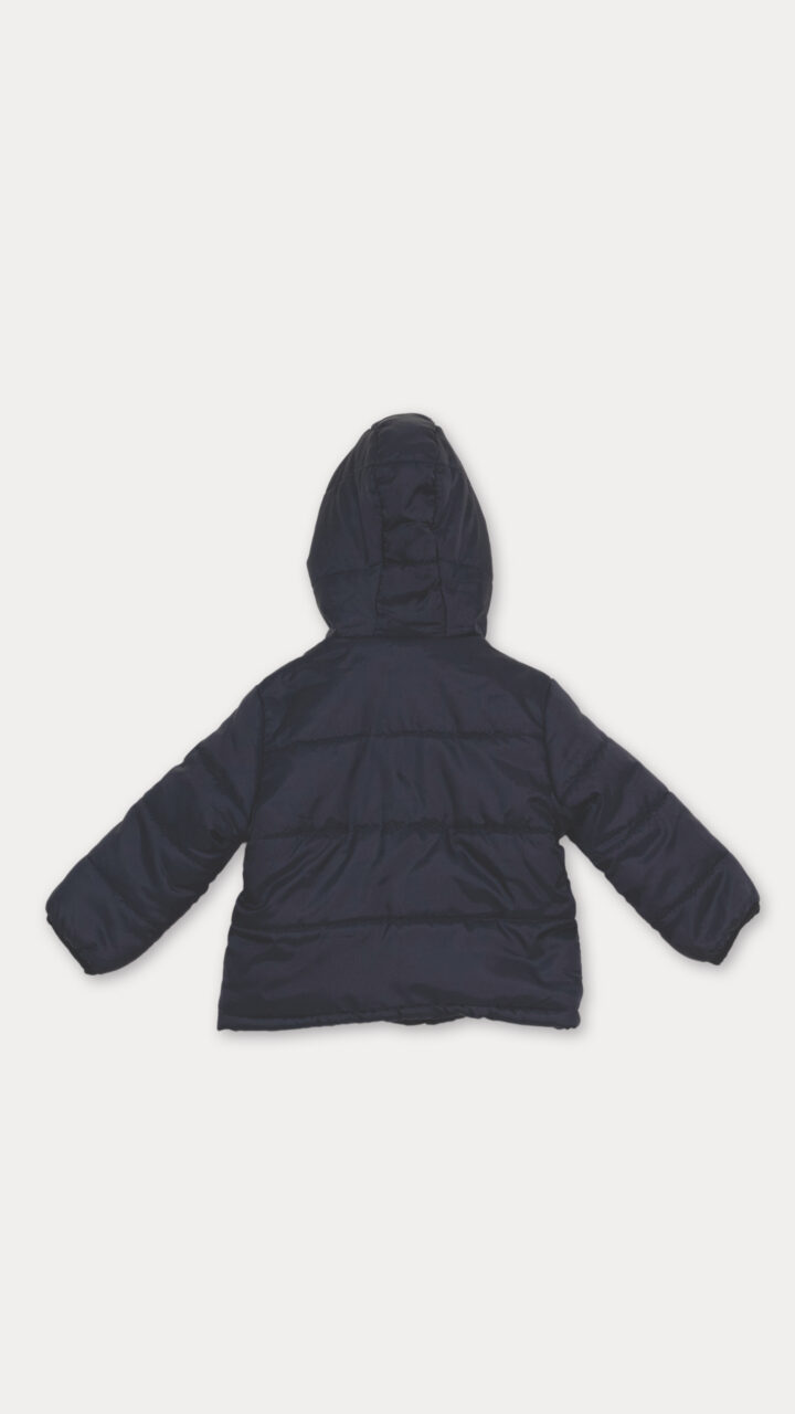 CHAQUETA NEGRA CON CAPUCHA - Imagen 2