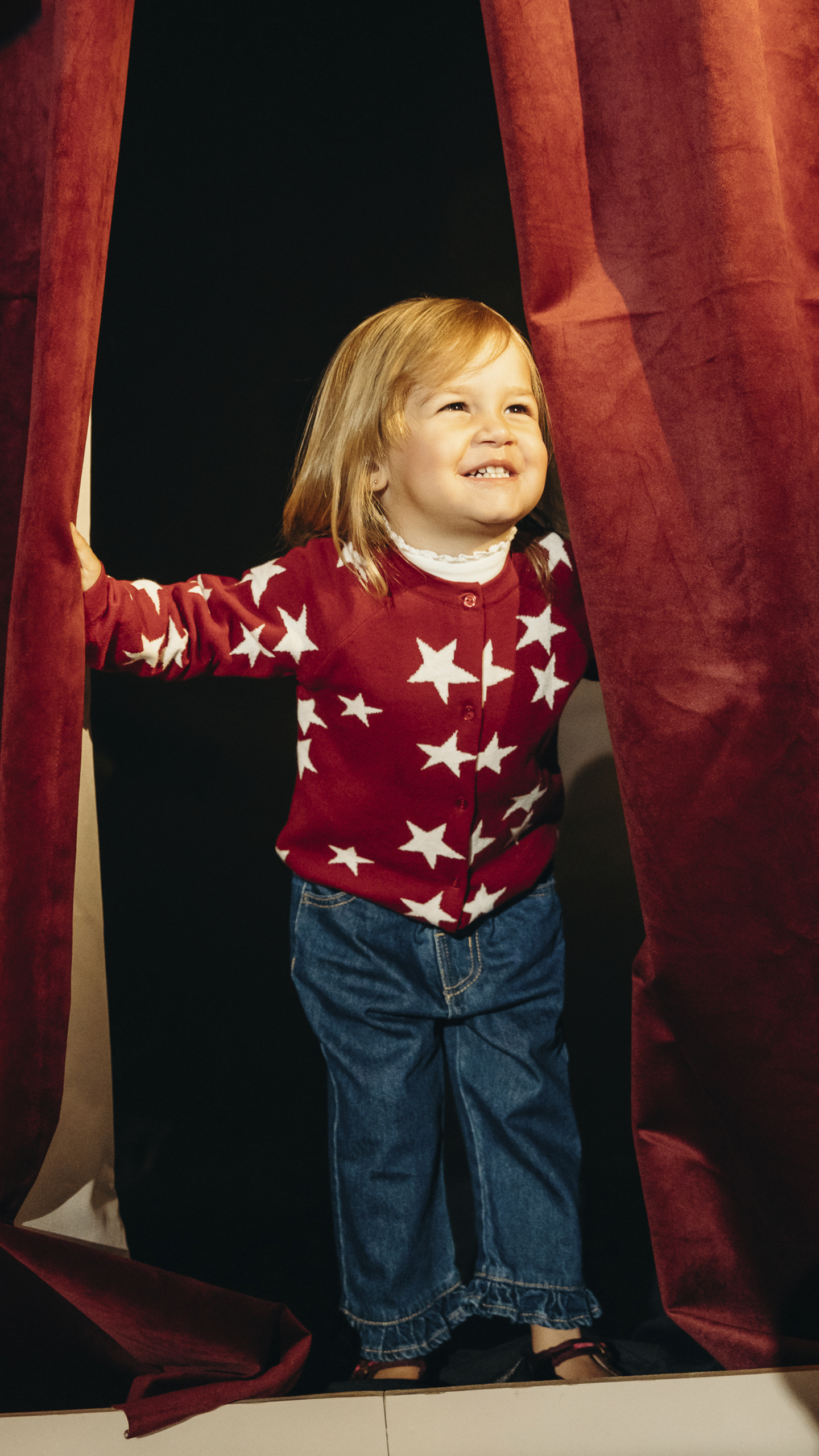 CARDIGAN VINOTINTO DE ESTRELLAS - Imagen 4