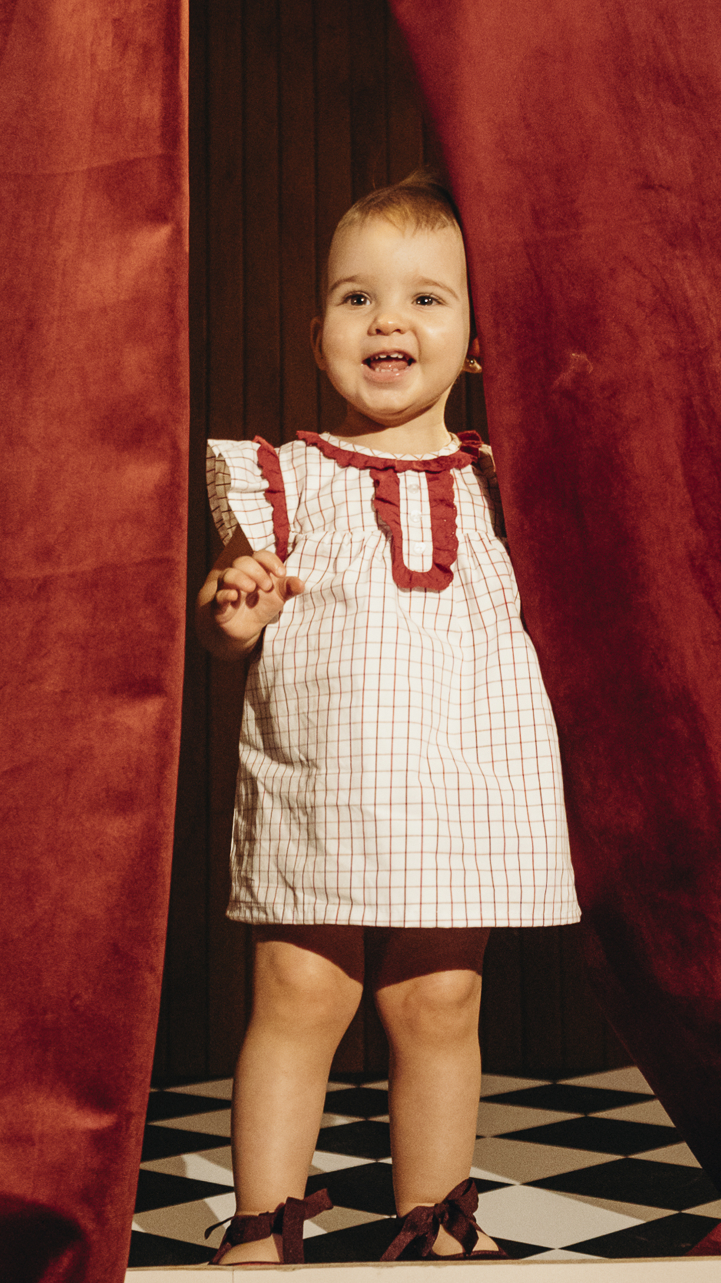 VESTIDO DE CUADROS ROJOS - Imagen 4