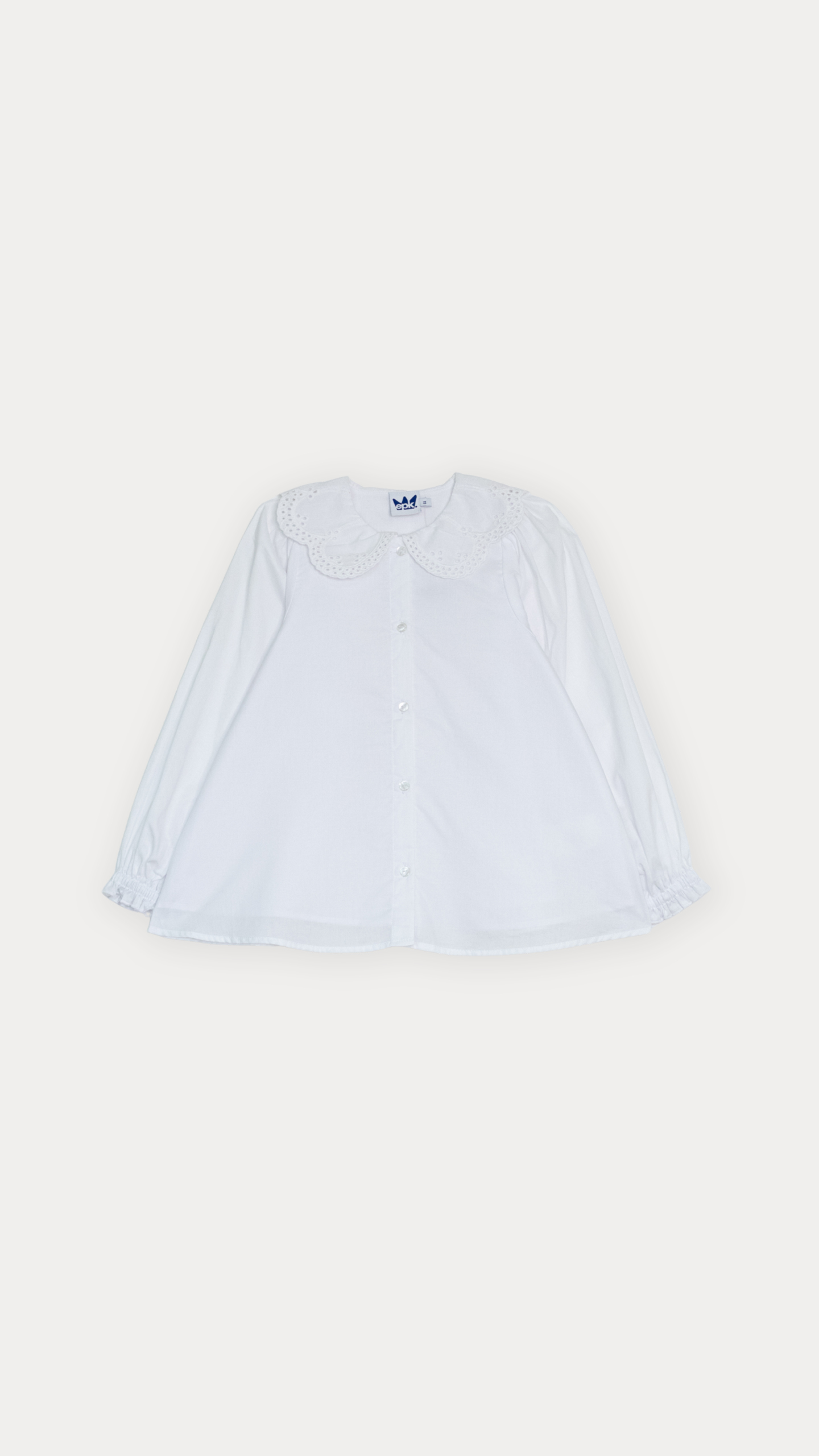 BLUSA BLANCA CON CUELLO