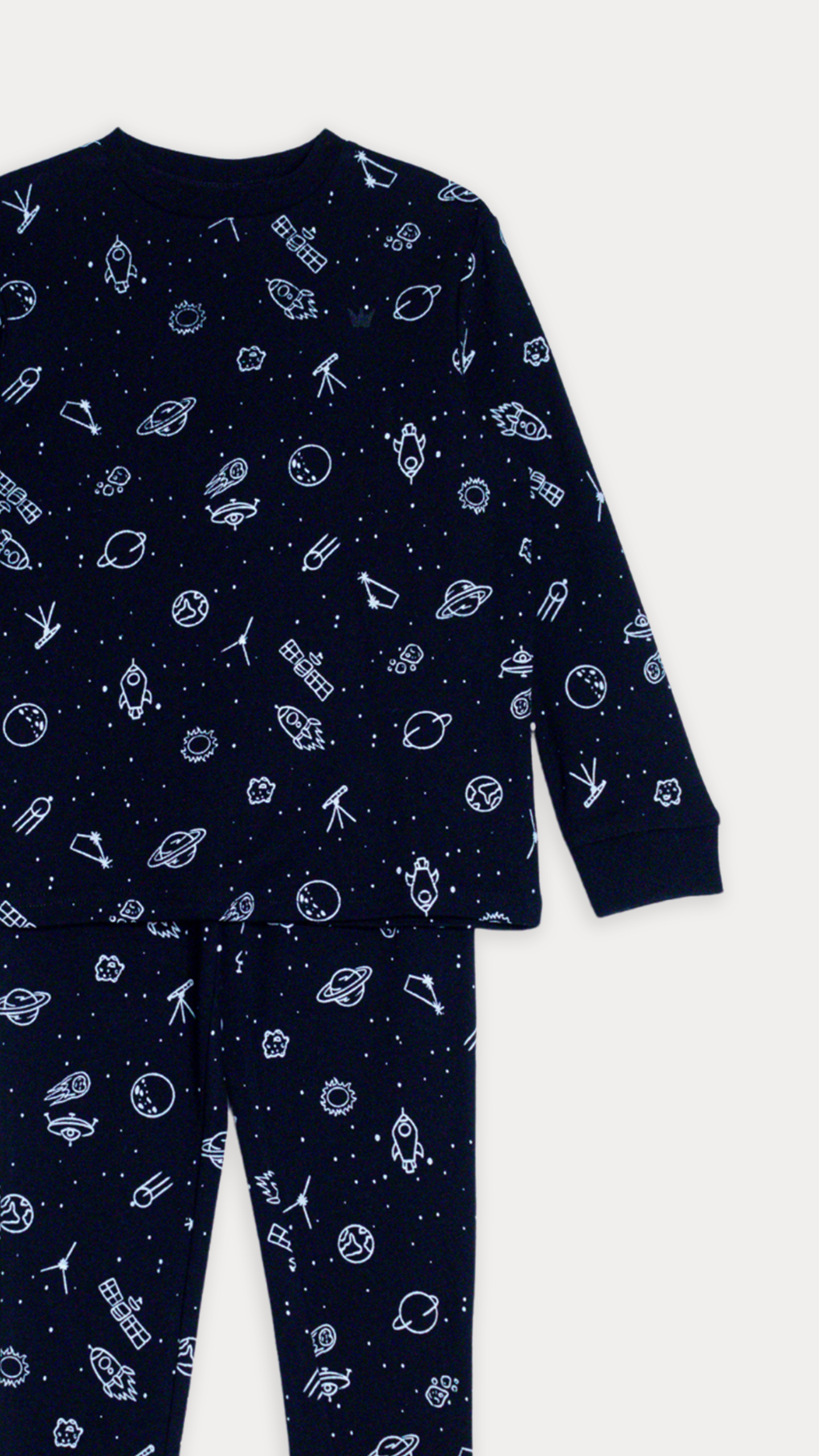 PIJAMA ESPACIAL (BRILLA EN LA OSCURIDAD) - Imagen 3